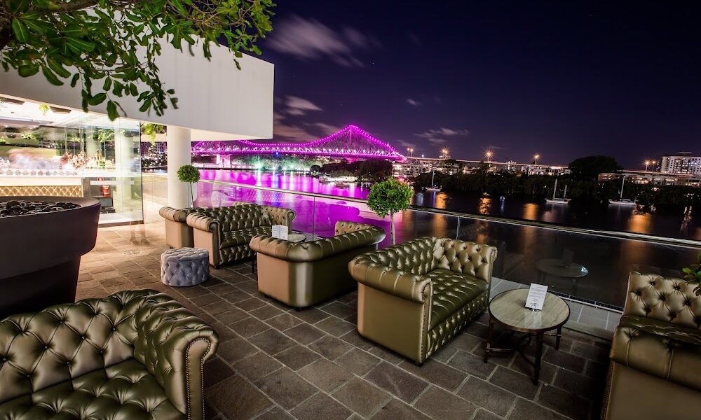 Blackbird Bar, Dining & Events