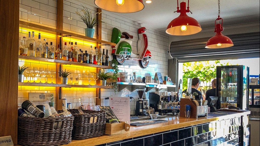 Cenzo’s Cafe + Bar
