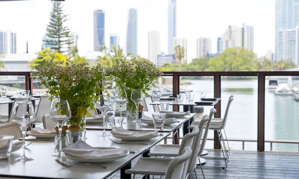 Edgewater Dining and Lounge