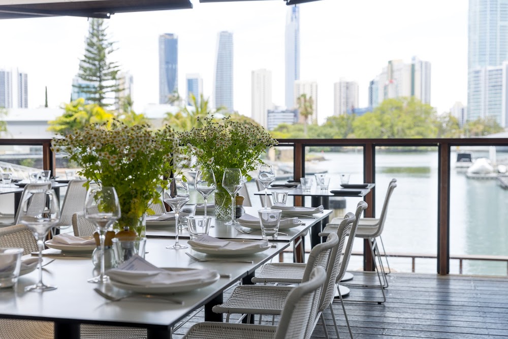 Edgewater Dining and Lounge
