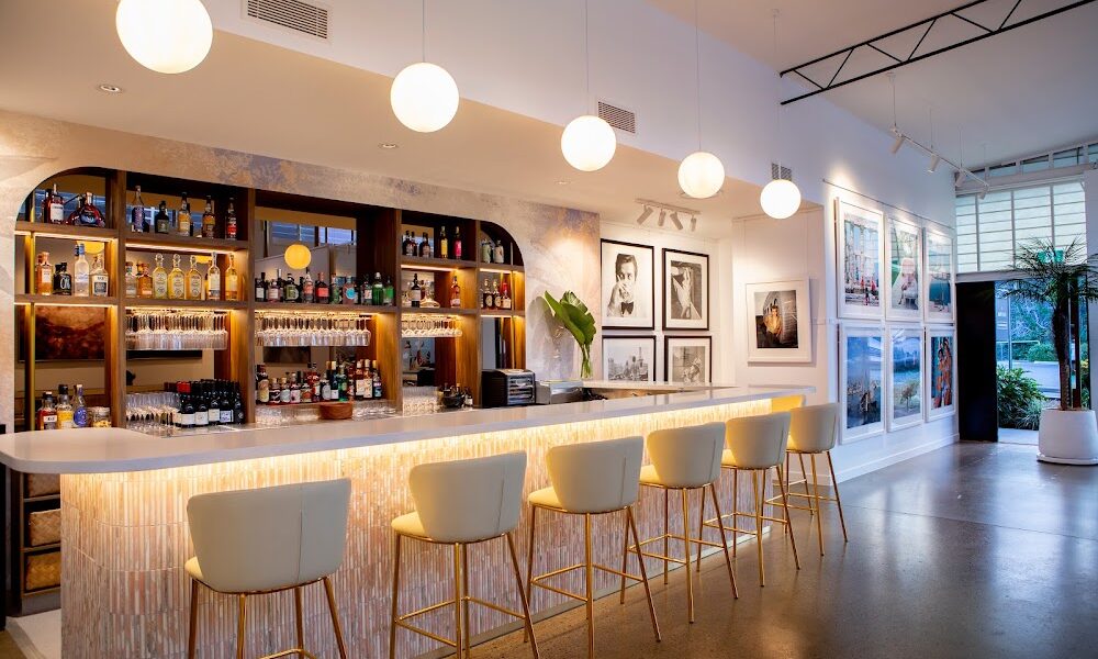 FINEPRINTCO Art Bar & Bon Appetour