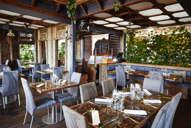 Fins Restaurant and Bar