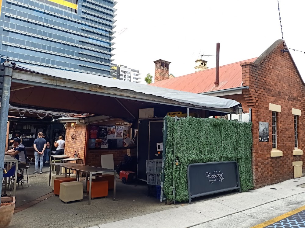 Five Sisters Cafe and Bar