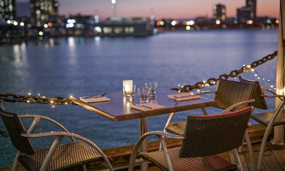 Glass Dining & Lounge Bar