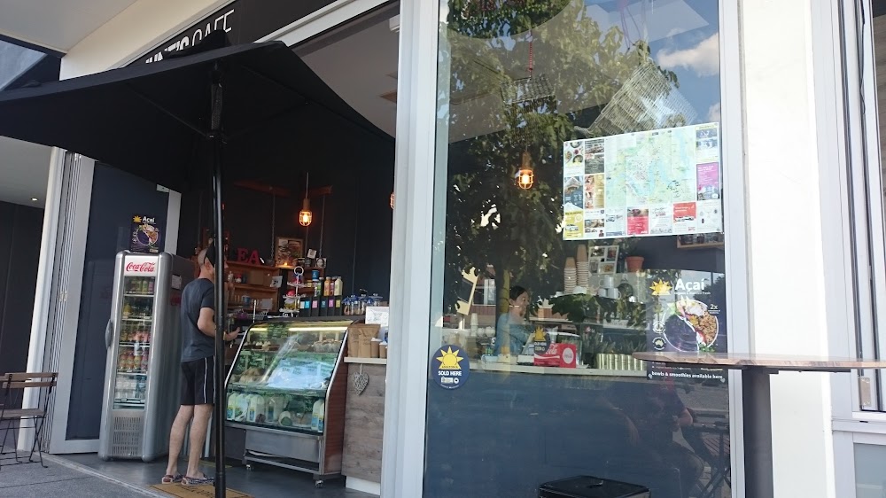 June’s Cafe