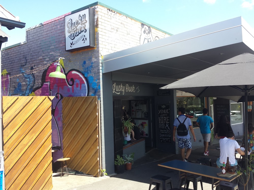 Lucky Duck Cafe and Bar