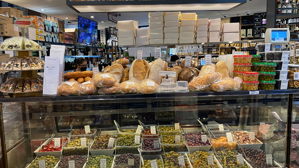 Manolas Brothers Delicatessen