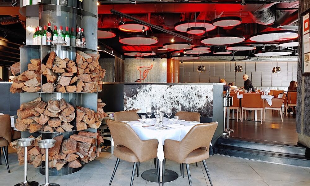Moo Moo The Wine Bar + Grill
