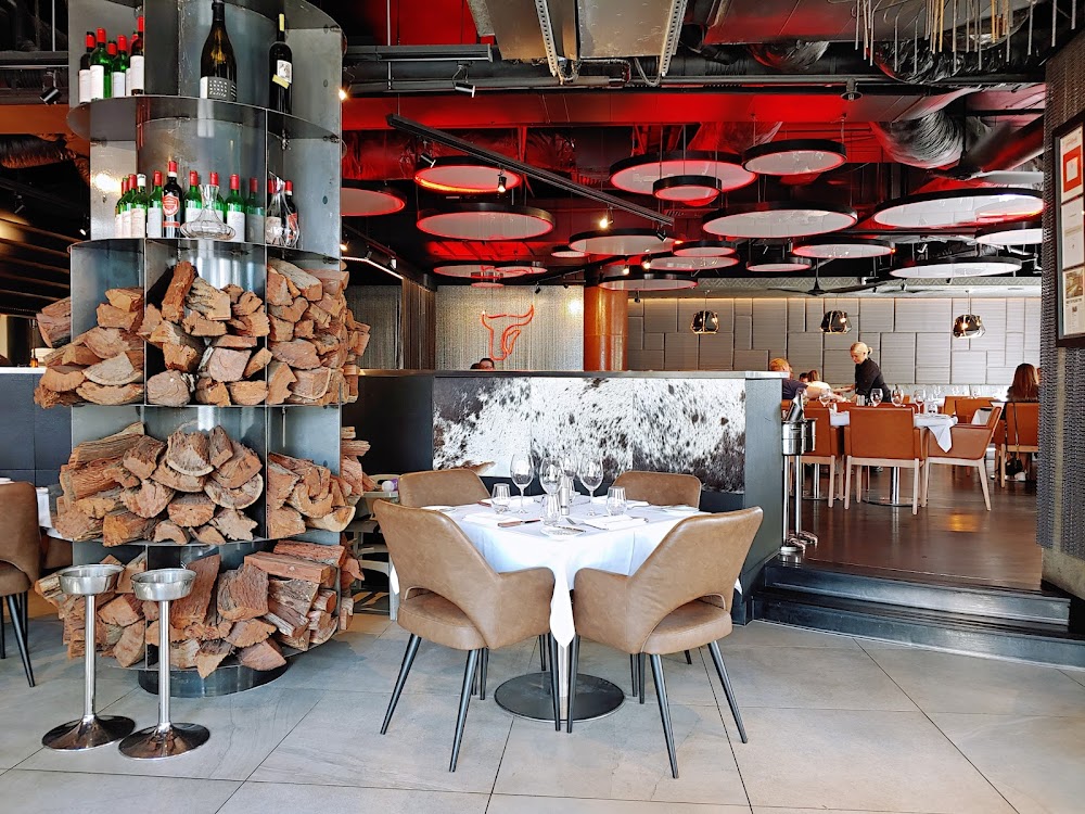 Moo Moo The Wine Bar + Grill
