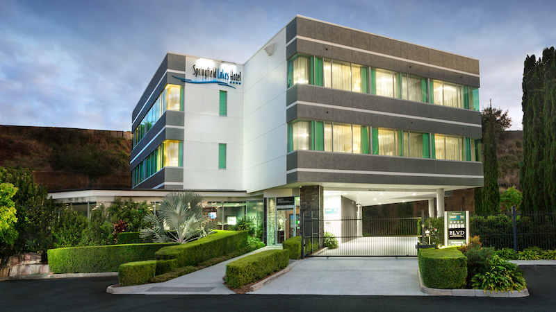 Springfield Lakes Hotel